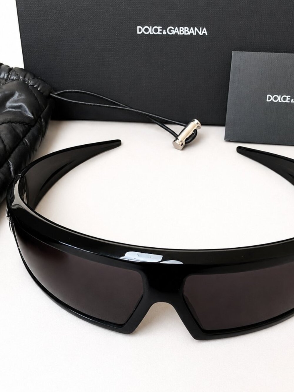 Dolce & Gabbana Black Wraparound Unisex DG6181 Sunglasses case & box included